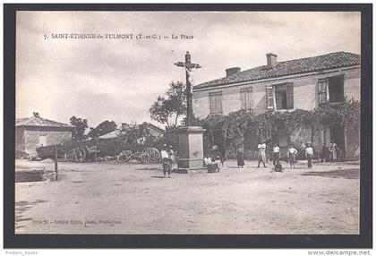 SAINT ETIENNE DE TULMONT - La Place