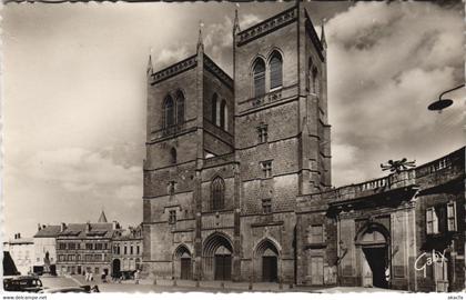 CPA Saint-Flour La Cathedrale FRANCE (1054850)