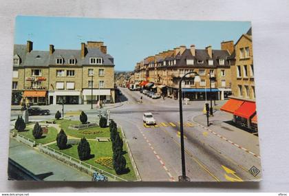 Cpm, Saint Hilaire du Harcouet, la rue de Mortain, Manche 50