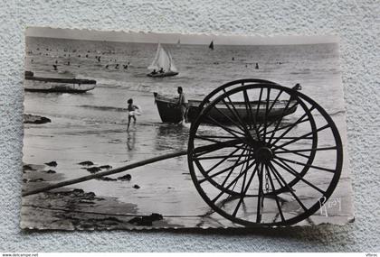 Cpsm 1960, saint Jean de Monts, bord de plage, Vendée 85