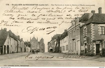 12438 cpa 44 Saint Julien de Vouvantes - Rue Nationale