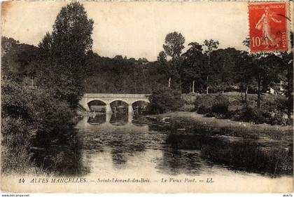 CPA SAINT-LEONARD-des-BOIS Vieux Pont FRANCE (1433810)