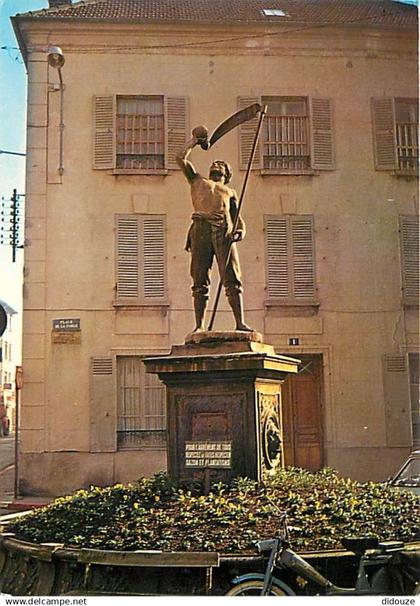 95 - Saint Leu la Foret - Ancienne Fontaine de la Place de la Forge - Mobylette - Voir Timbre - CPM - Voir Scans Recto-V