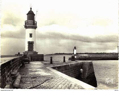 Carte POSTALE Ancienne de  PHARE - SAINT  NAZAIRE