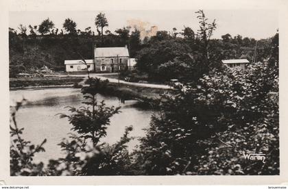 22 - SAINT NICOLAS DU PELEM - L' Etang du Pellinec entre Corlay et Saint Nicolas du Pelem