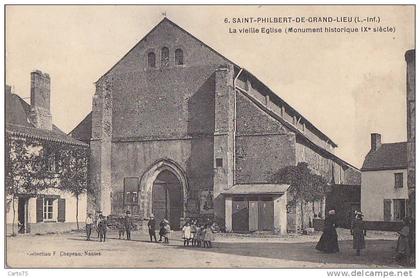 Saint Philbert de Grand Lieu 44 - Place Eglise