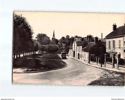 SAINT PIERRE LES NEMOURS : Place Saint-Pierre - état