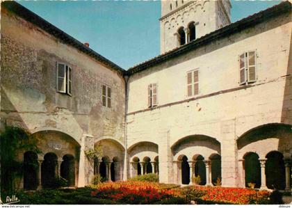 13 - Saint Remy de Provence - Ancien Prieuré de Saint-Paul de Mausole - Le cloître - CPM - Voir Scans Recto-Verso