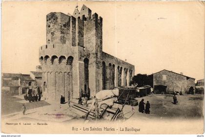 CPA SAINTES-MARIES-de-la-MER LES SAINTES-MARIES - La Baislique (1258901)