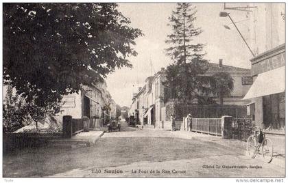 SAUJON LE PONT DE LA RUE CARNOT ANIMEE COMMERCES