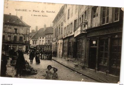 CPA SAULIEU - Place du Marché (176085)