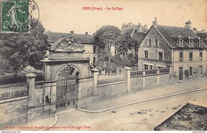 SÉES (61) Le Collège