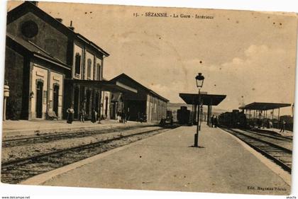 CPA SEZANNE - La Gare (211340)