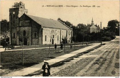 CPA SOULAC-sur-MER La Basilique (336313)