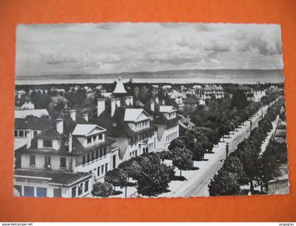 Carte Photo - CPA    Thonon-les-Bains  - Le groupe des Suets et Boulevard Jules-Ferry