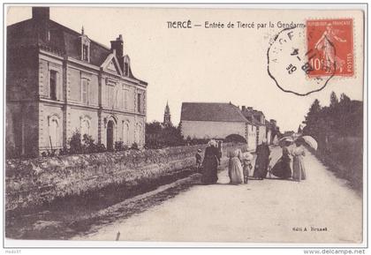 Entrée de Tiercé par la Gendarmerie