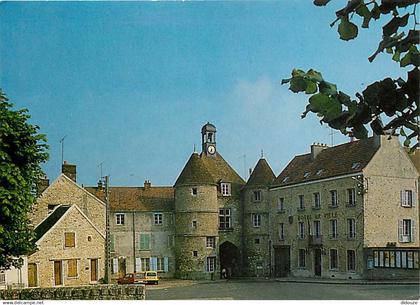 77 - Tournan en Brie - La Place Edmond de Rothschild - CPM - Voir Scans Recto-Verso