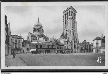 Tours - Place Chateauneuf