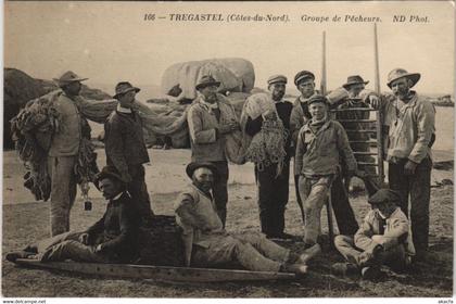 CPA TRÉGASTEL - Groupe de Pecheurs (119294)