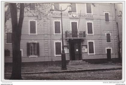 CPSM - TRETS (Bouches du Rhône) - L' Hôtel de Ville