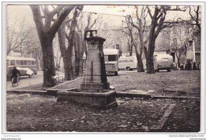 CPSM - TRETS (Bouches du Rhône) - Place de la Mairie