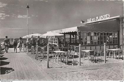 CPSM Trouville Bar des Planches