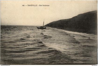 Trouville sur Mer - Mer houleuse