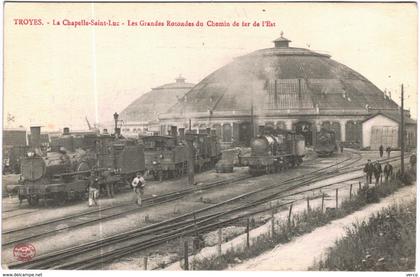 Carte Postale Ancienne de TROYES-La Chapelle Saint Luc-grandes Rotondes du chemin de fer de l'Est