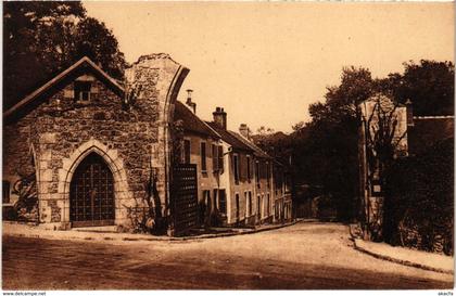 CPA Abbaye des VAUX-de-CERNAY - Entrée de la rue des VAUX (102495)