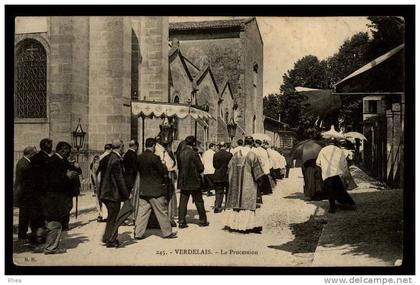 33 Verdelais procession D33D K33435K C33543C RH067606