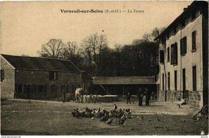 CPA VERNEUIL-sur-SEINE - La Ferme (246581)