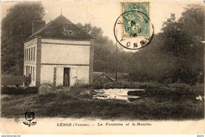 CPA Veron - La Fontaine et le Moulin FRANCE (960980)