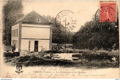 CPA Veron - La Fontaine et le Moulin FRANCE (960981)