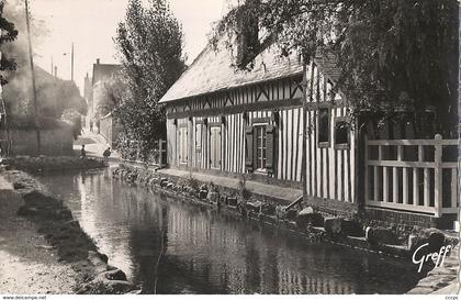 CPA  Veules-les-Roses Les Bords de la Veules