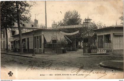 CPA VICHY Entrée du Parc Lardy (267565)