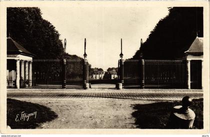 CPA VILLECRESNES Chateau de Grosbois - Grille d'Honneur (1352553)