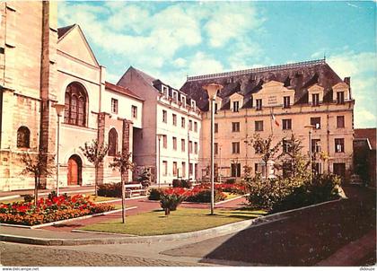 94 - Villejuif - L'Eglise - La Mairie - CPM - Voir Scans Recto-Verso