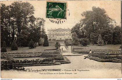 CPA VILLEPREUX Vue du Chateau et du Jardin Francais (1386182)