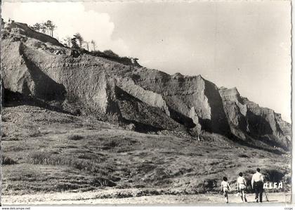 CPSM Villers-sur-Mer Les Falaises