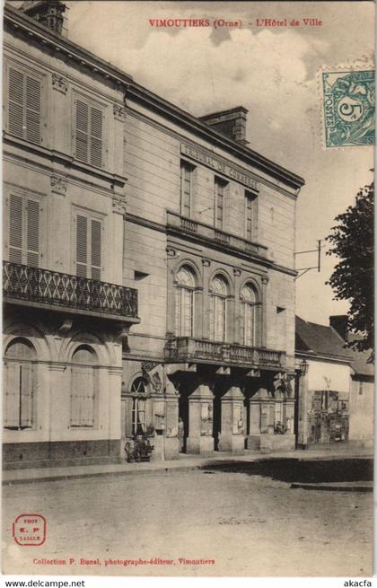 CPA Vimoutiers L'Hotel de Ville FRANCE (1054119)