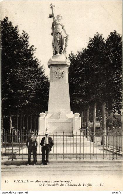 CPA Vizille - Monument Commemoratif FRANCE (961732)