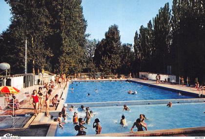 VOUILLE-la-BATAILLE - La piscine