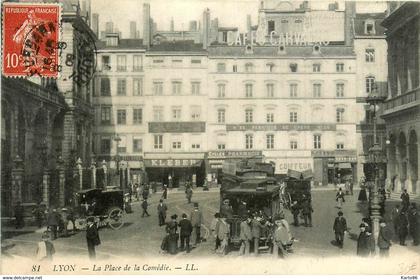 lyon * 1 er * place de la comédie * tramway * coiffeur pharmacie fabrique de crèpes