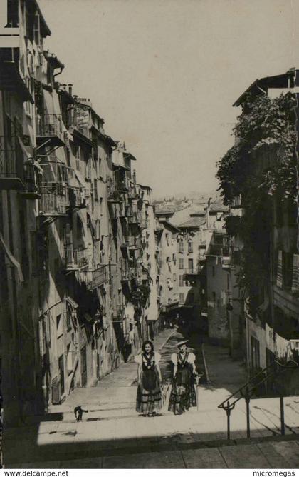 06 - NICE - Rue du Vieux-Nice