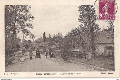 CPA Tavaux-Pontséricourt l'Avenue de la Gare