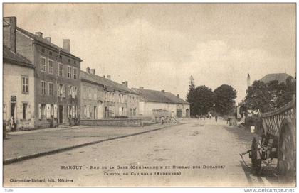 MARGUT RUE DE LA GARE GENDARMERIE ET BUREAU DES DOUANES  ANIMEE  1906