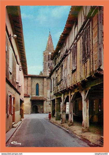 a396/625 09 - LEZAT SUR LEZE Vieille maison avec le clocher de l'Eglise