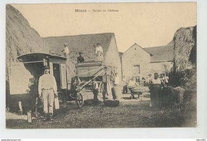 MINOT - Ferme du Château (machine agricole)