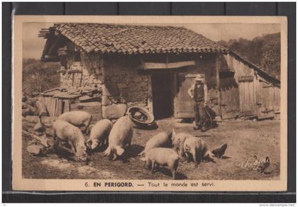 24 - En Perigord - " Tout le monde est Servi "