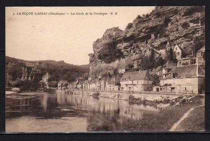 CPA 24 -  La Roque-Gageac (Dordogne) Les Bords de la Dordogne    BR